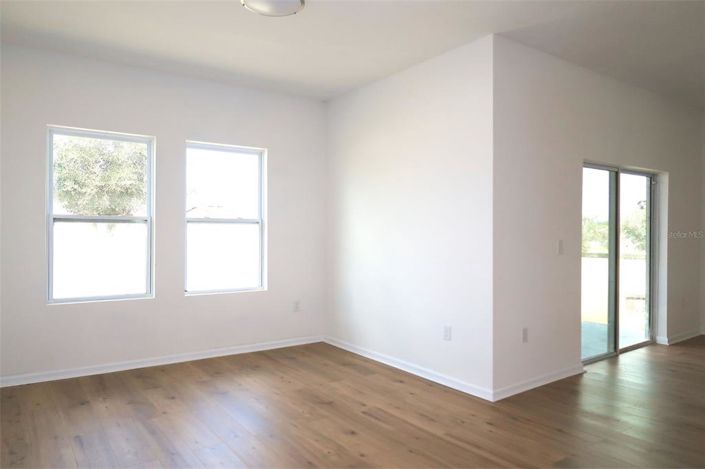 Image No.20-4 Bed House for sale