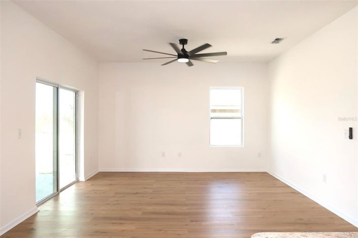 Image No.21-4 Bed House for sale
