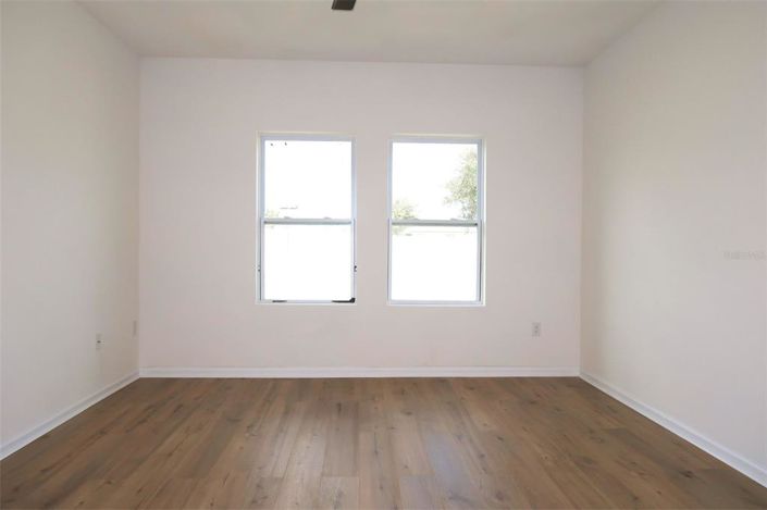 Image No.24-4 Bed House for sale