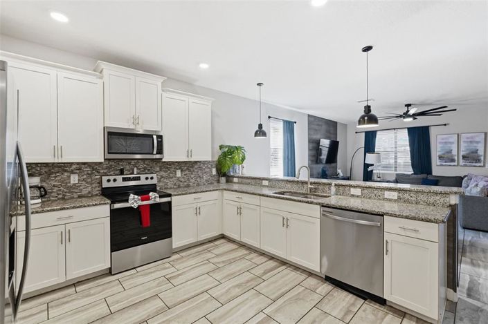 Image No.28-8 Bed House for sale