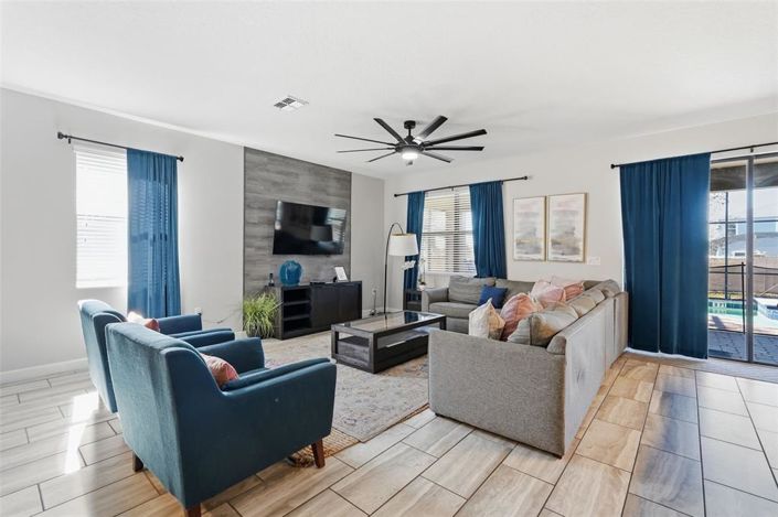 Image No.33-8 Bed House for sale