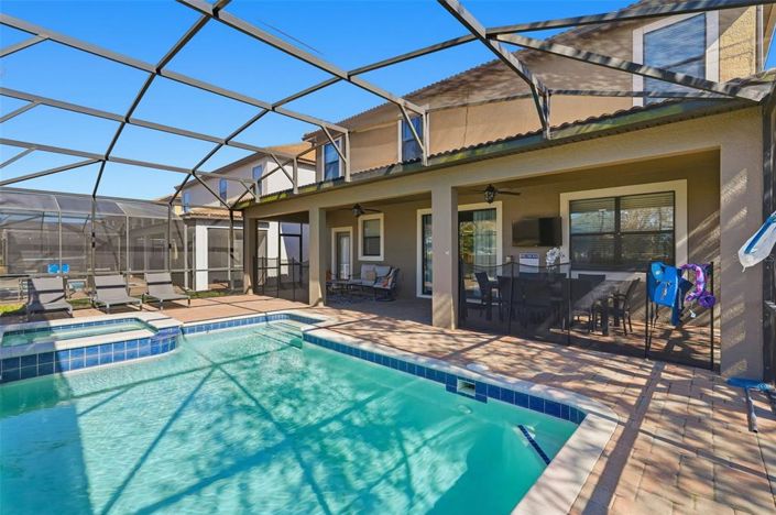 Image No.8-8 Bed House for sale