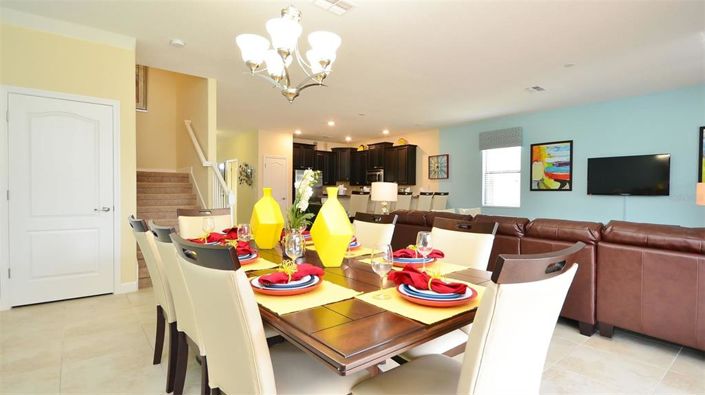 Image No.6-8 Bed House for sale