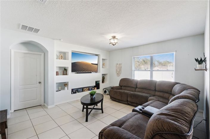 Image No.3-4 Bed House for sale