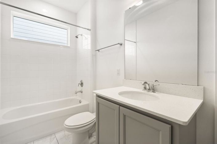 Image No.19-5 Bed House for sale