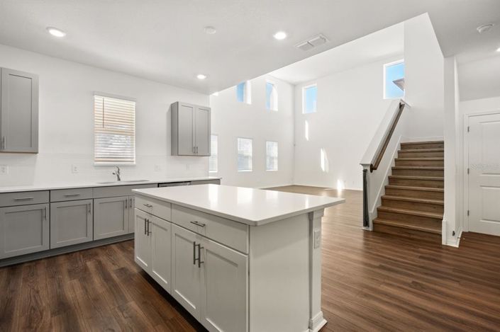 Image No.7-5 Bed House for sale