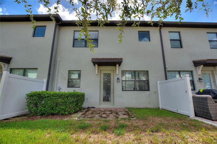 Image No.25-3 Bed Townhouse for sale