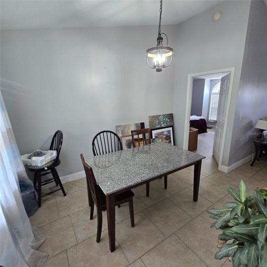 Image No.12-4 Bed House for sale