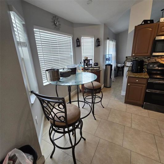 Image No.13-4 Bed House for sale