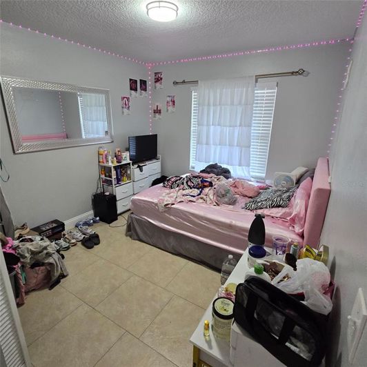 Image No.18-4 Bed House for sale