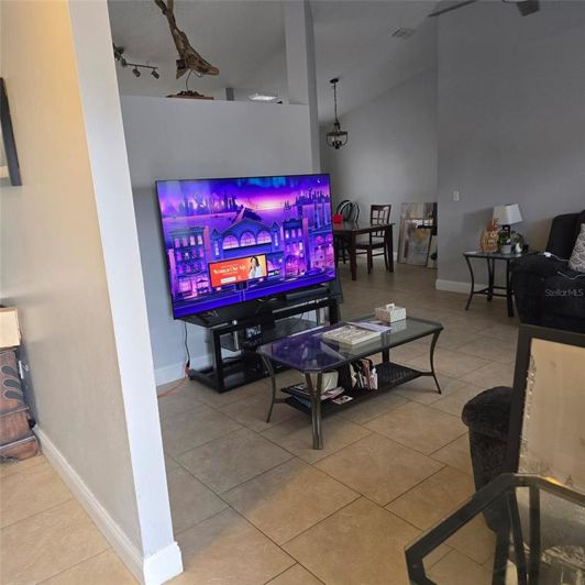 Image No.21-4 Bed House for sale