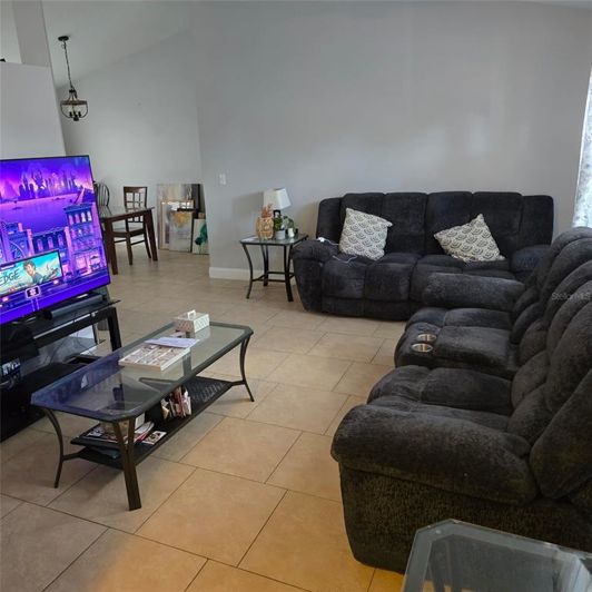 Image No.23-4 Bed House for sale