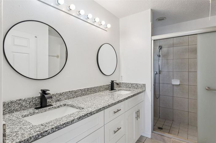 Image No.13-4 Bed House for sale