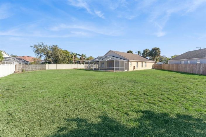 Image No.19-4 Bed House for sale