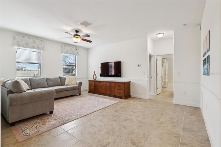 Image No.17-4 Bed House for sale