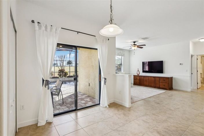 Image No.18-4 Bed House for sale