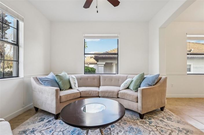 Image No.3-4 Bed House for sale