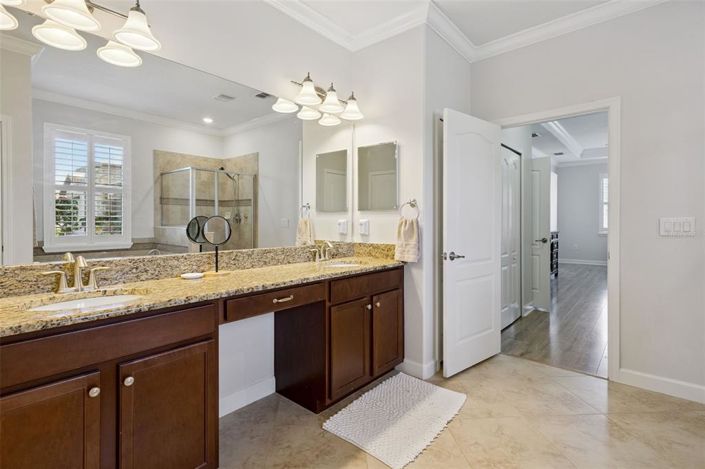 Image No.25-5 Bed House for sale