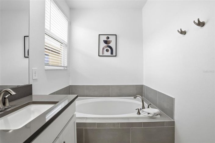 Image No.43-6 Bed House for sale