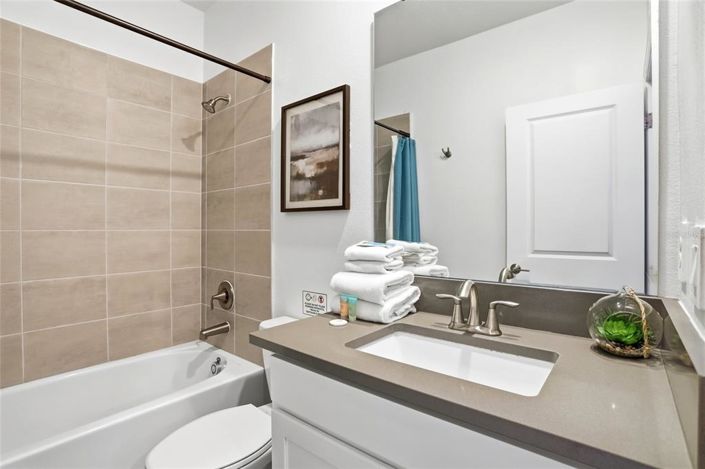 Image No.9-6 Bed House for sale