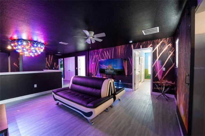 Image No.19-8 Bed House for sale