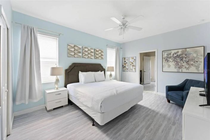 Image No.24-8 Bed House for sale