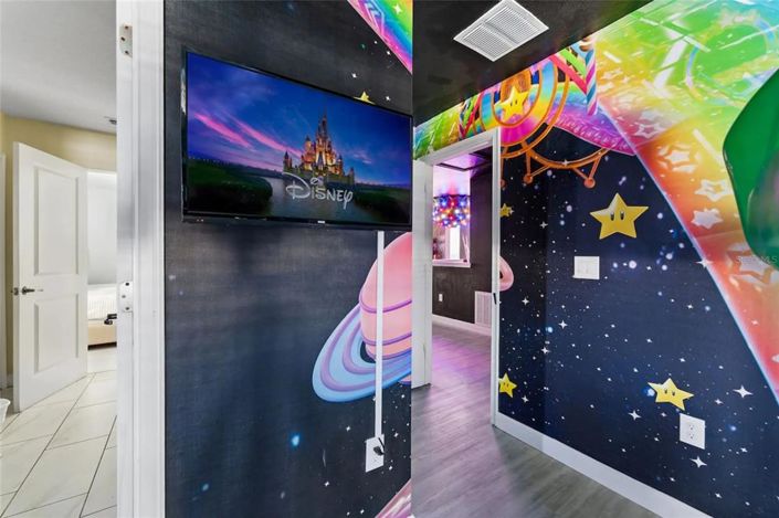 Image No.33-8 Bed House for sale