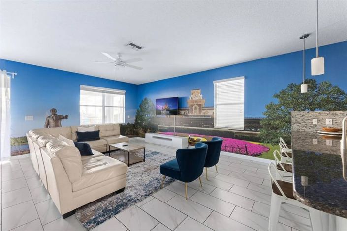 Image No.9-8 Bed House for sale