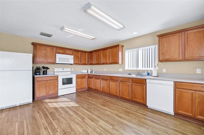 Image No.11-3 Bed House for sale