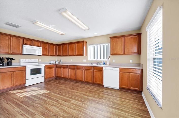 Image No.12-3 Bed House for sale