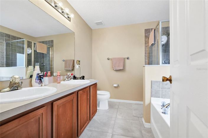 Image No.19-3 Bed House for sale