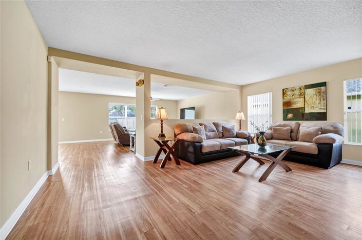 Image No.3-3 Bed House for sale