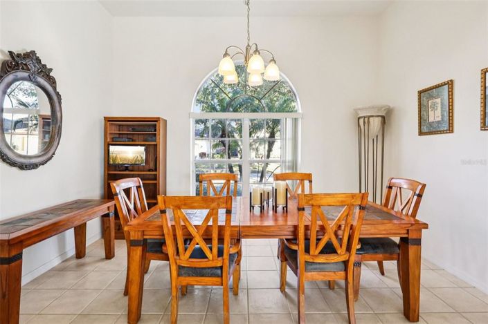 Image No.12-5 Bed House for sale