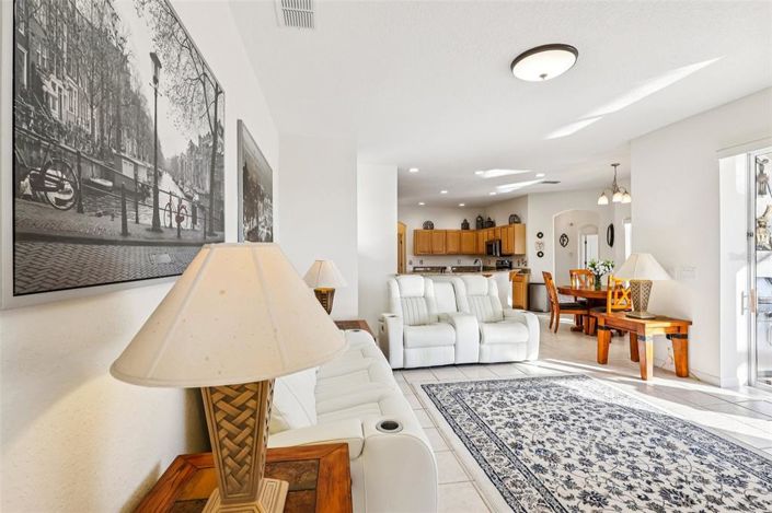 Image No.13-5 Bed House for sale