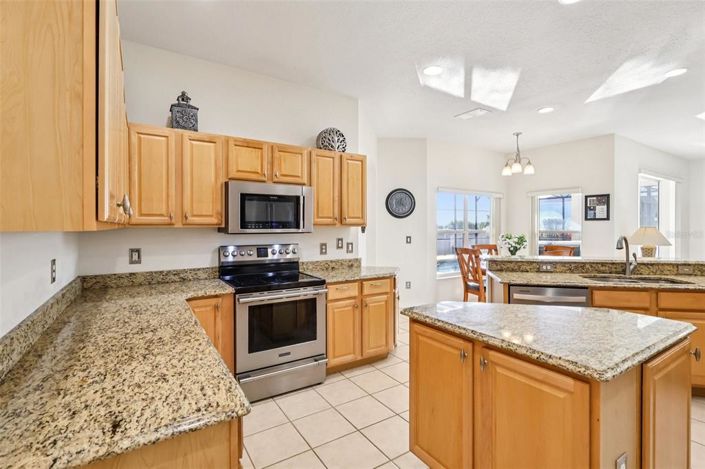 Image No.17-5 Bed House for sale