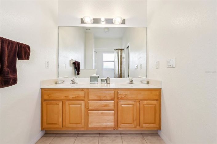 Image No.30-5 Bed House for sale