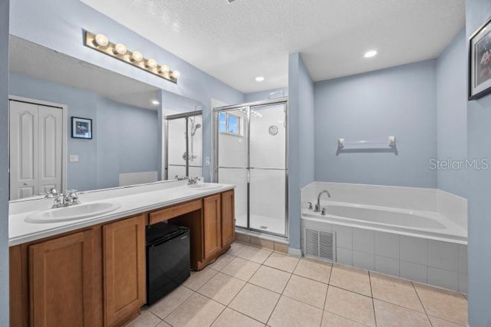 Image No.37-5 Bed House for sale