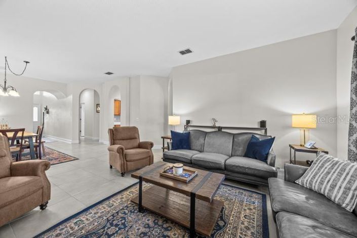 Image No.8-5 Bed House for sale