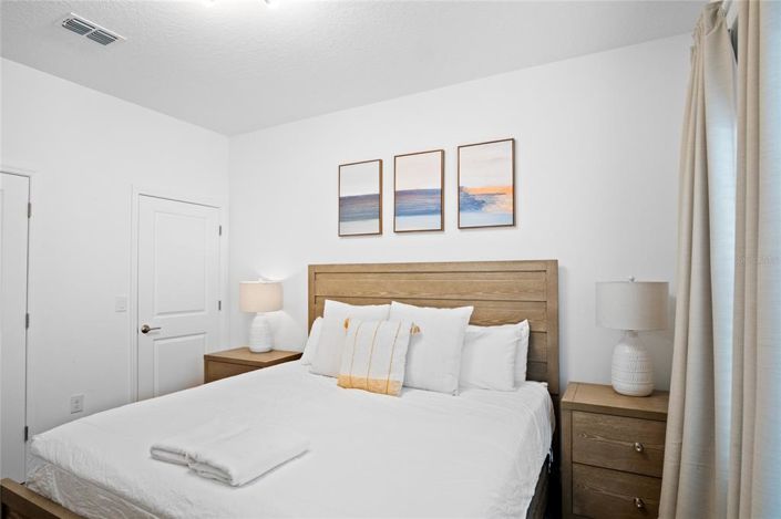 Image No.30-4 Bed Townhouse for sale