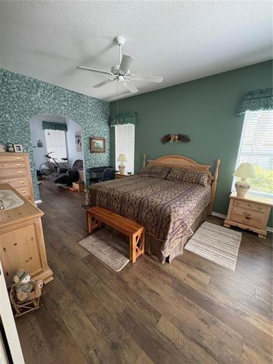 Image No.12-4 Bed House for sale