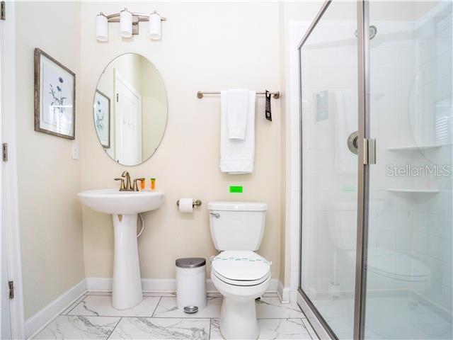 Image No.28-6 Bed House for sale