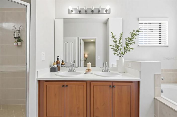 Image No.32-4 Bed House for sale