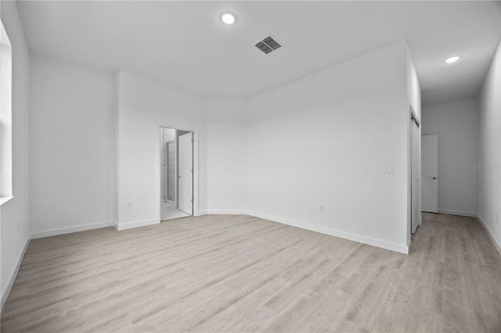 Image No.21-5 Bed Townhouse for sale