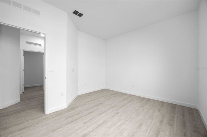 Image No.29-5 Bed Townhouse for sale