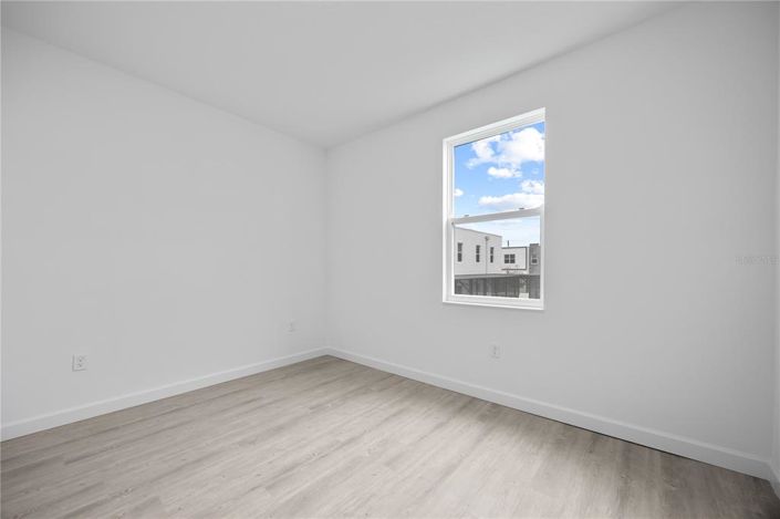 Image No.36-5 Bed Townhouse for sale