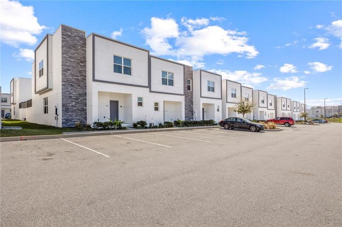 Image No.45-5 Bed Townhouse for sale