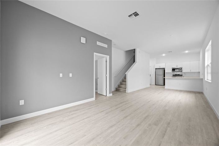 Image No.9-5 Bed Townhouse for sale