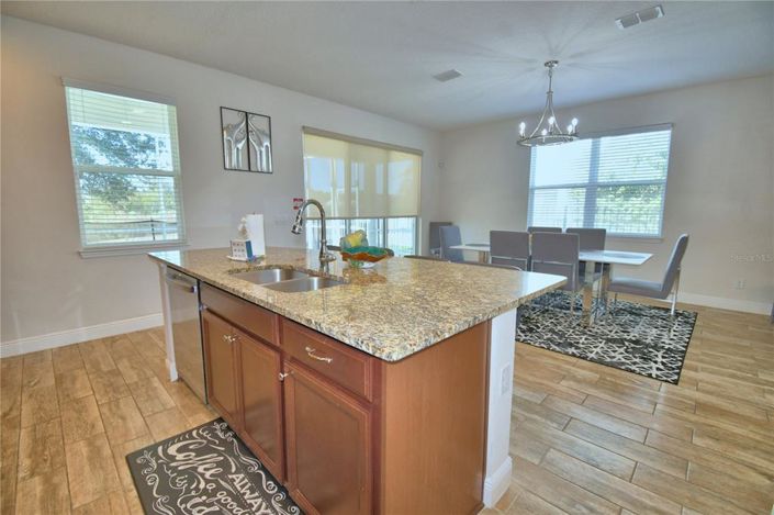 Image No.17-4 Bed House for sale