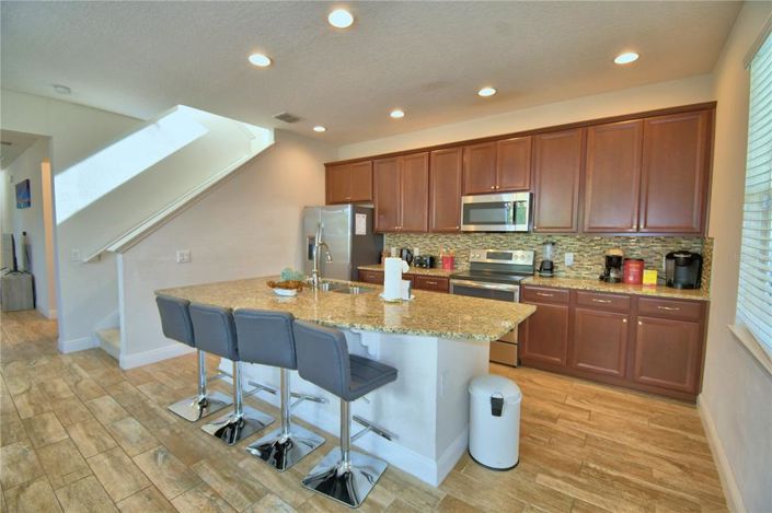 Image No.18-4 Bed House for sale