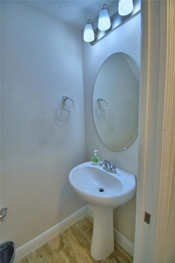 Image No.24-4 Bed House for sale